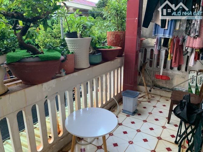 Cần bán nhà 1 Trệt 1 Lầu - 2PN 2WC - p.9 – 75m² – giá 10.5 tỷ – khu dân cư yên tĩnh - 2