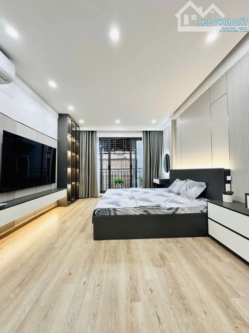 Bán Nhà Tam Trinh – 50m² – MT 5.2m – 5 Tầng – Lô Góc 2 Thoáng – 8.x Tỷ - 2
