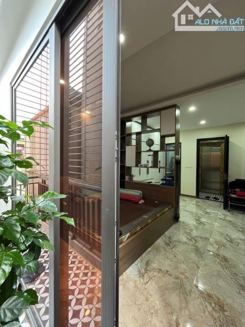 Hộ khẩu Hai Bà, mặt tiền rộng 5m, tháng máy xịn, phòng thoáng sáng, ở thích, gần phố... - 2
