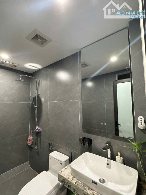 Bán nhà Phố Trạm - gara ô tô thang máy - mới đẹp long lanh - 41m - 6 tầng - 14.8 tỷ - 2