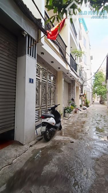 Bán nhà Bát Khối Long Biên 5 tầng 35m2 giá 8,1 tỷ - 2