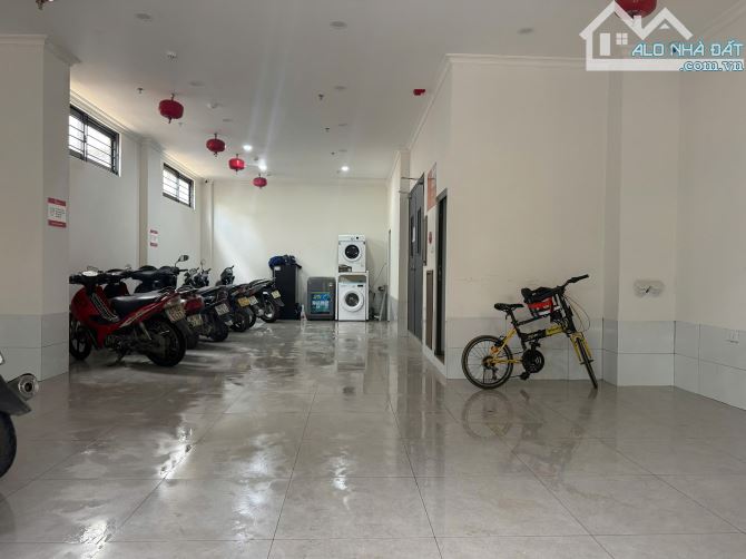 Cần bán tòa căn hộ ngõ 163 An Dương Vương-Phường Phú Thượng- Hà Nội 103m2x7.5T,giá 25.5 tỷ - 2