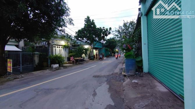CHO THUÊ KHO ĐẸP GÓC 2 MẶT TIỀN Đường Võ Văn Hát, L Trường, Quận 9 Diện tích: 5,5 x 25= - 2