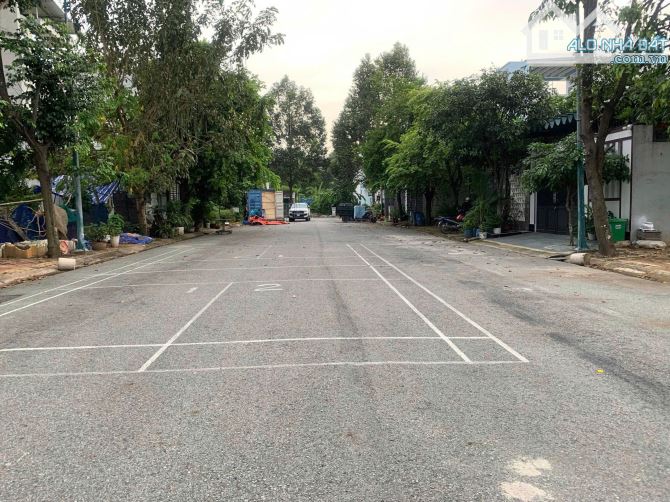 Hạ giá bán nhanh nền (7x24,5) KDC Vĩnh Phú 1 sổ hồng riêng hướng Đông Nam đường trước nhà - 2