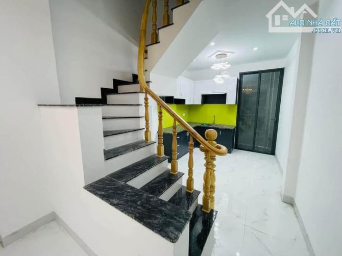 BÁN NHÀ 1 TRỆT 2 LẦU HẺM NGUYỄN BẢO - 2