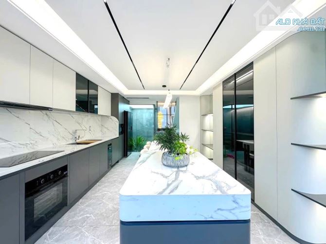Bán Nhà Mặt Tiền Phú Mỹ Quận 7- 72m2- 4 Tầng Mái Đúc- 9PN + ST- SHR A4 HC ĐỦ- 15 Tỷ X - 2