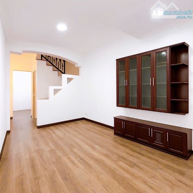 Nhà khu Vip QUẬN PHÚ NHUẬN - Mặt tiền Trần Hữu Trang - 4.6 x 14 m -5 Tầng - 13.5 tỷ - 2