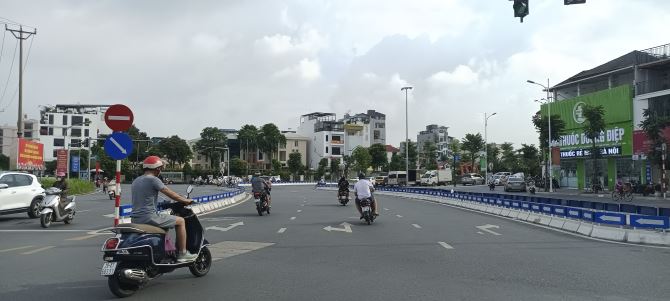 Hiếm!!!! Bán nhanh lô đất Ngọc Thụy, 175m2, MT rộng, phân lô, ôtô 7 chỗ vào đất thoải mái - 2