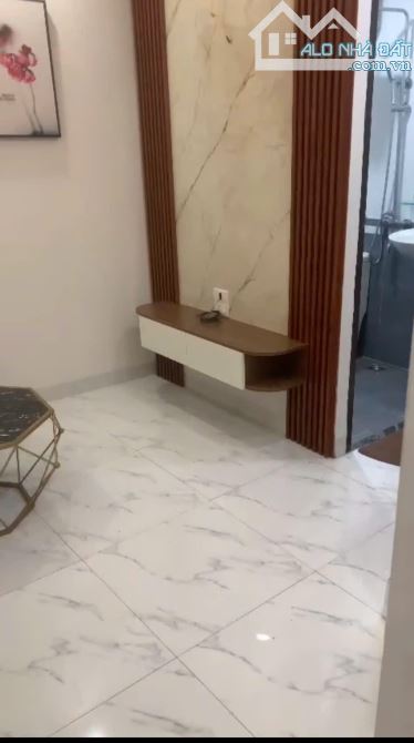 Cần bán căn CCMN đường Láng gần ĐH Ngoại Thương 2 ngủ giá 1,94 tỷ - 2