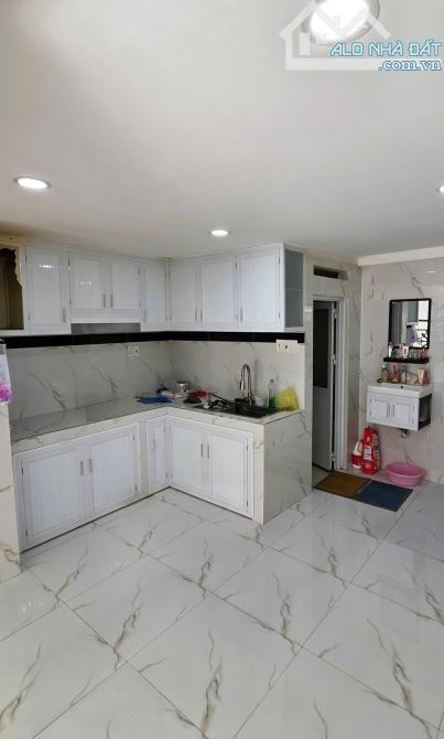 Bán nhà hẻm thẳng Tạ Quang Bửu P6-Q8 - 2