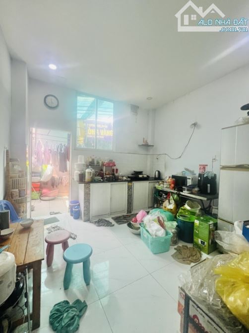 Bán nhà Đường Nguyễn Háo Vĩnh - Hẻm xe hơi - 106m2 (4 x 26.5)m - 3 Tầng - 2