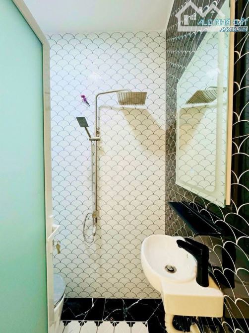 BÁN NHÀ MỚI ĐẸP Ở NGAY 3TẦNG DTSD 50M2 NỘI THẤT XỊN HẺM THÔNG LÊ ĐẠI HÀNH GIÁ 3.X TỶ - 2