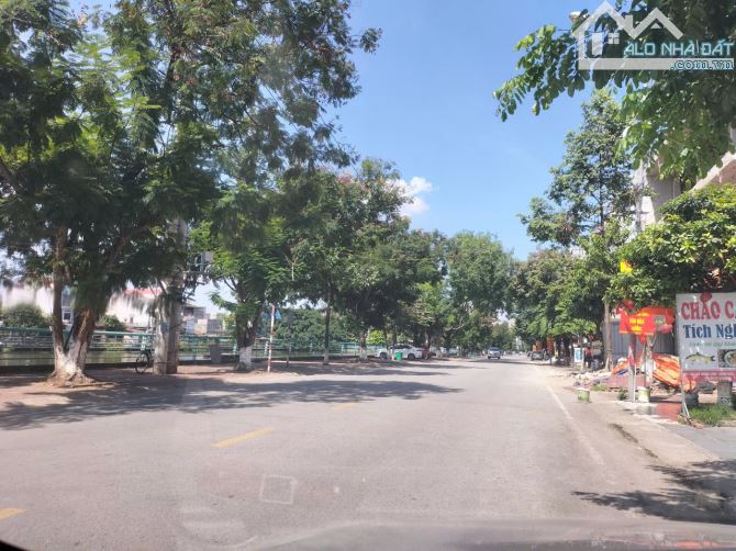 Bán nhà 5 tầng . Hồ Ngọc Lân . dt 90m . mt 5m . hướng TB . giá 17 tỷ 5 - 2