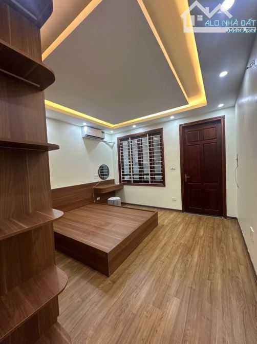 Cần Bán Gấp, OTO gần phố Ngọc Thuỵ Ở Sướng 35m x 5T Giá 8tỷ TL mạnh - 2