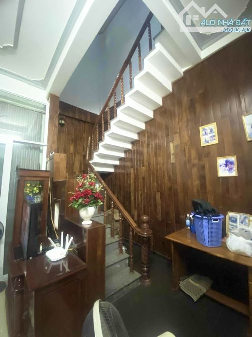 CHUYỂN NHƯỢNG NHÀ 2 TẦNG 101,5m2, HẺM RỘNG 4m SAU CĂN MẶT TIỀN NGUYỄN THÁI HỌC, QUI NHƠN. - 2