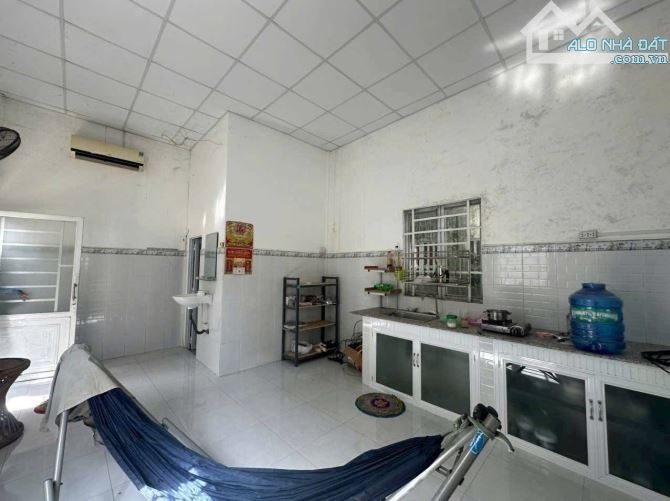 Nhà mặt tiền Nguyễn Văn Nhung khu dân cư đông đúc - 2
