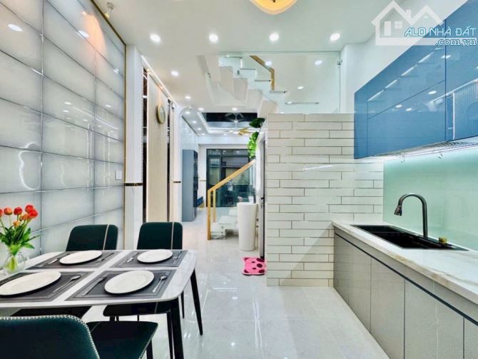 Bán Nhà Gò Vấp - Hẻm Xe Hơi - Sát Mặt Tiền - 4 Tầng - Full Nội Thất - Nhỉnh 6 Tỷ - 2