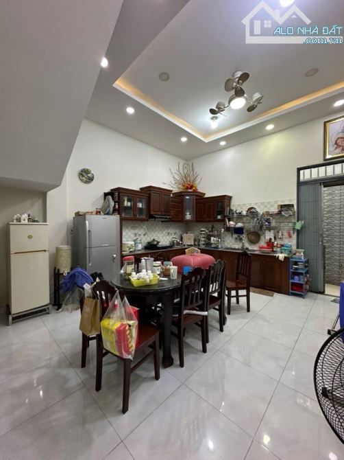 NHÀ 2 TẦNG HXH XUÂN THỚI SƠN / LÊ THỊ SẼ / NGUYỄN VĂN BỨA 90M2 SHR .. - 2