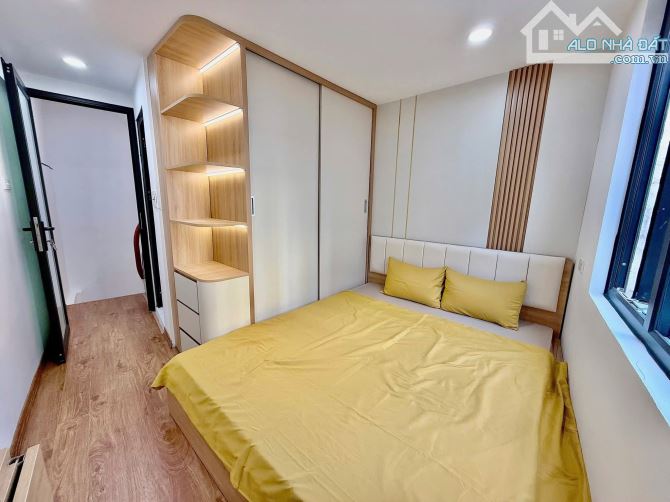 BÁN NHÀ NGUYỄN CAO HAI BÀ TRƯNG 18M  5 TẦNG GIÁ CHÀO 4,3 TY , CÓ SỔ ,NGÕ RỘNG - 2