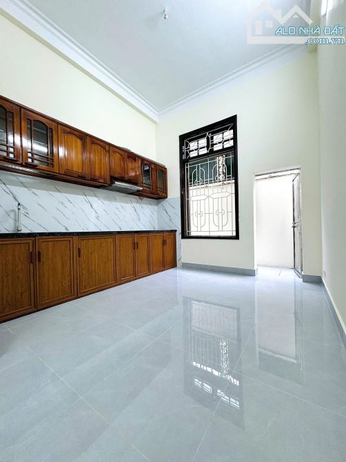 Cho thuê nhà nguyên căn ngõ 606 Ngọc Thuỵ, Ngọc Thuỵ, Long Biên. DT 40m x 4 tầng, giá 12tr - 2