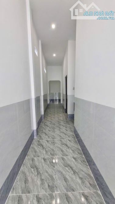 Cần bán nhà mặt tiền nhựa mới 100% cách Võ Văn Kiệt 80m - 2