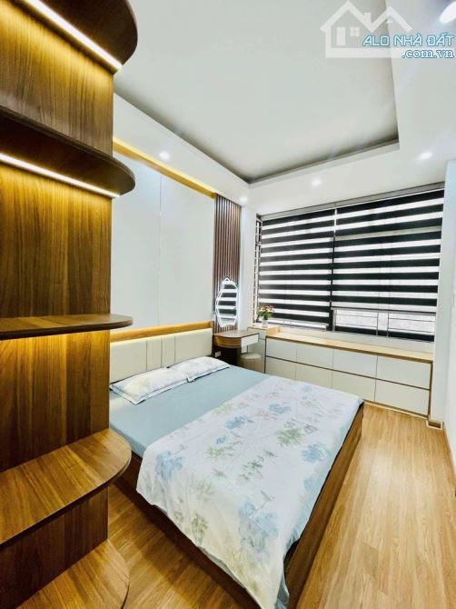 BÁN NHÀ THẠCH BÀN – 5 TẦNG THANG MÁY – GẦN Ô TÔ – 48m² – 9,5 TỶ - 2