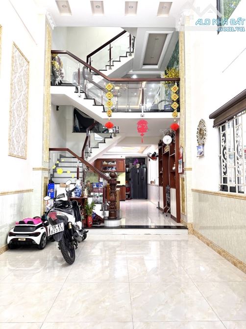 Gấp bán! Nhà 1sẹc  ĐƯỜNG SỐ 3 dtich 4.3x19m gần UBND Phường 9 HXH - thương lượng tốt - 2