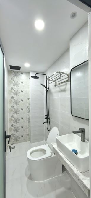 BÁN NHÀ MỚI TINH Ở LIỀN HẺM XE HƠI LÊ VĂN QUỚI 5 TẦNG 52M2 NỘI THẤT XỊN GIÁ 6.X TỶ - 3