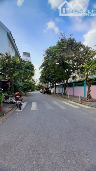 Bán nhà mặt tiền đường số Lâm Văn Bền, Q7 - 3 tầng - 5 phòng ngủ - 7 tỷ ++🚐 - 3