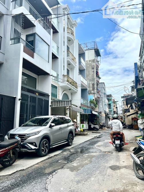Bán nhà HXH 10m Tân Bình, gần Metro Cách Mạng Tháng 8, 3 Tầng, lô góc, 70m2, 67m2, 11.x Tỷ - 3