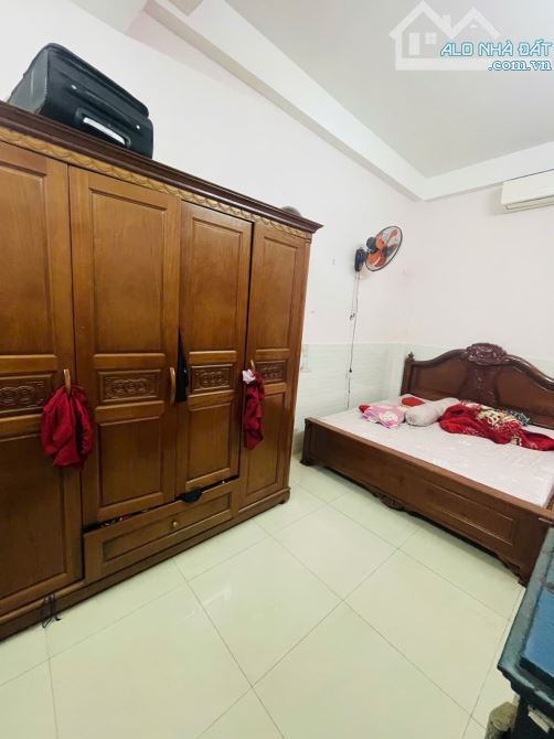BÁN NHÀ 2 TẦNG MẶT TIỀN LIÊN KHU 4-11 (HẺM 160 HUỲNH THỊ HAI CŨ) TCH Q12 GIÁ RẺ 6,5 TỶ - 3
