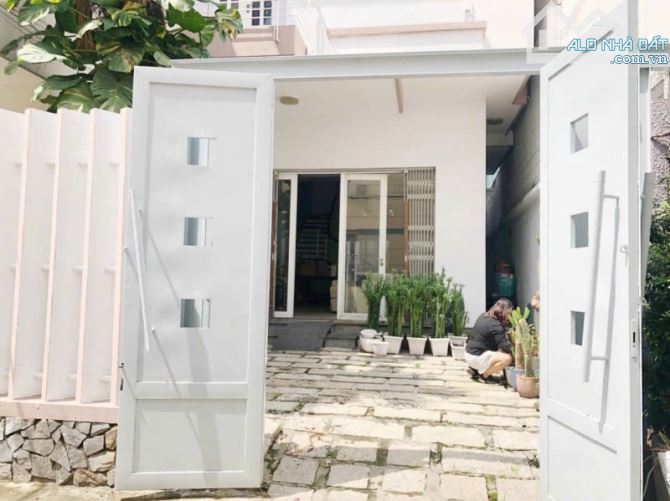 Gấp bán nhà Linh Đông, Thủ Đức, giá 11.8 tỷ, 3 tầng, dt 150m2. - 3