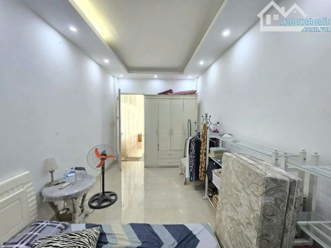 11,2 tỷ, 55m2, 5 tầng Lê Thanh Nghị, HBT nhà đẹp ở ngay - lô góc - ngõ nông - vừa ở, /thuê - 3