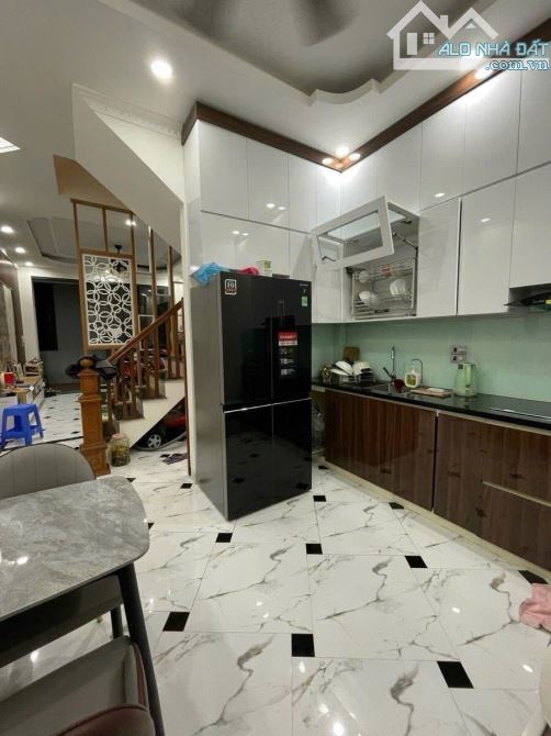 Bán nhà đẹp Pháo Đài Láng 40m ra ô tô ngõ to thông 5 tầng 44m2 mới đẹp đủ nội thất ở luôn - 3