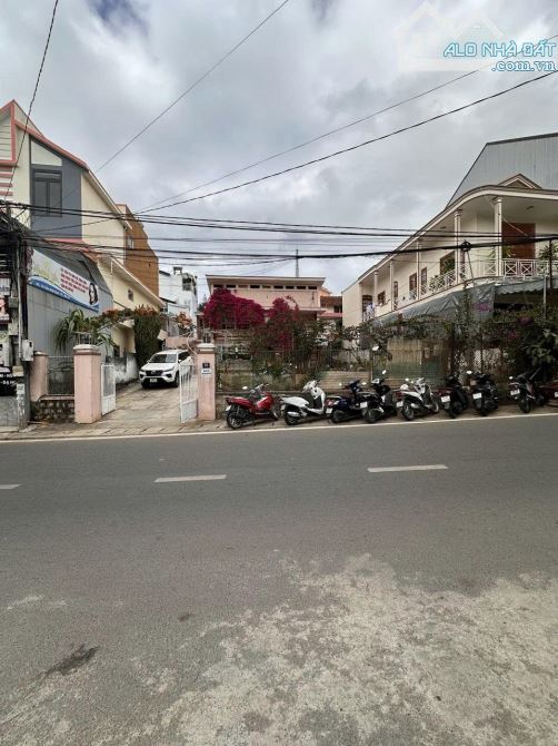 BÁN VILLA - MẶT TIỀN ĐƯỜNG TRẦN NHẬT DUẬT, 555M², 48 TỶ, P.5, ĐÀ LẠT - 3