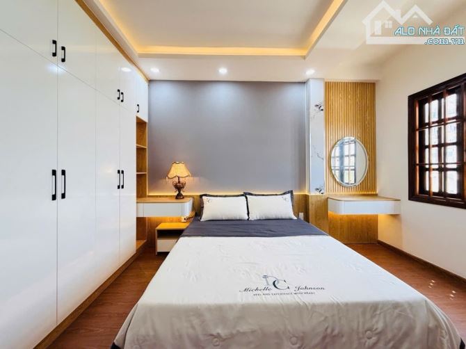 NHÀ 2 MẶT TIỀN - ÔTÔ VÀO NHÀ - FULL NỘI THẤT - 5 TẦNG - 4x13M, THỐNG NHẤT GÒ VẤP,7.X TỶ - 3