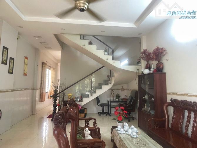 NHÀ MẶT TIỀN ĐƯỜNG NHỰA GẦN CHỢ HÓC MÔN - 3