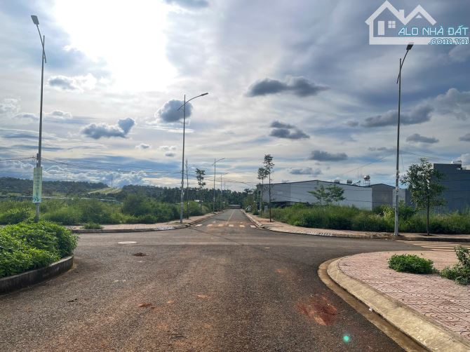 BÁN ĐẤT TẶNG NHÀ CẤP 4 ✨ RL02 - Đất tái định cư Hoà Thắng Đại Lộ Đông Tây   ______________ - 3