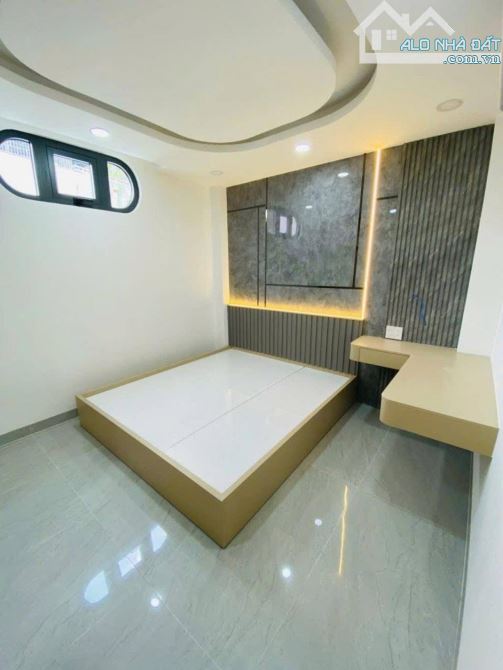 SIÊU RẺ NHÀ NGUYỄN HỮU CẦU, QUẬN 1. GIÁ 6,1TỶ/99,5M2(5,5MX18M). ĐANG CHO THUÊ 32TR/THÁNG - 2