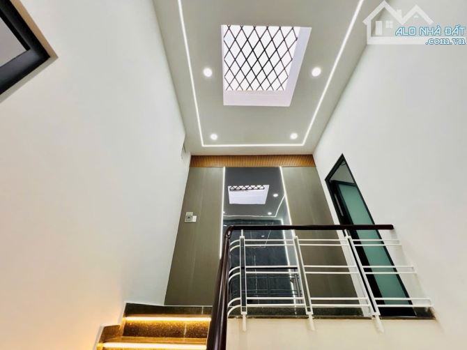 Mặt tiền đường số 8 P.11 GV, 4 tầng 4 x 20 , full nội thất, nhỉnh 14 tỷ - 3