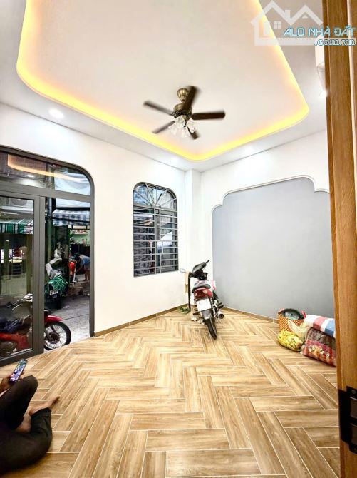 BÁN NHÀ MỚI ĐẸP 3PN - HẺM THÔNG TỨ HƯỚNG - SỔ HỒNG RIÊNG - QUẬN 11 - 3