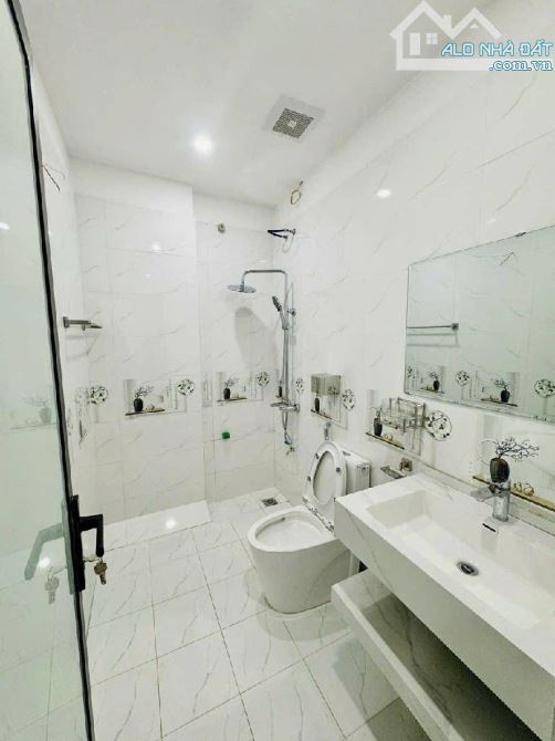 CỰC HIẾM – LÒ ĐÚC – 35M² – 5 TẦNG – THANG MÁY – 1 NHÀ RA Ô TÔ TRÁNH – GIÁ 10,8 TỶ - 3