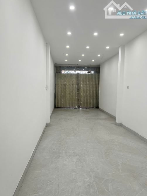 Cho thuê nhà mặt tiền đường Nguyễn Ái Quốc 1 trệt 1 lầu - 3