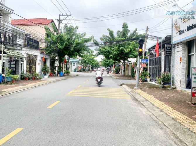 Bán kho trong khu dân cư lâu Đài Vàng gần nhà thờ, chợ Lái Thiêu giá 3 tỷ 450 - 3