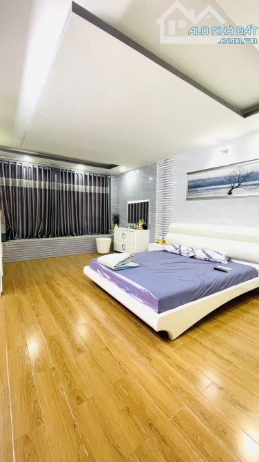 HẺM 1/ VIP NHẤT P5 PHÚ NHUẬN - SIÊU MẪU NHÀ ĐẸP 4 TẦNG BTCT- 50M2 SHR VUÔNG VỨT NHỈNH 10T - 3