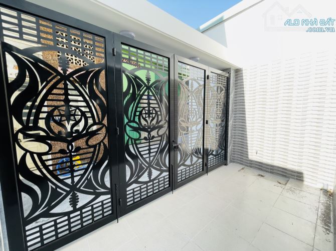 Bán khách sạn 1T3L - 1 tum có thang máy – hẻm ô tô tránh nhau - P.2 DT 141m² – Giá 16.5 tỷ - 3
