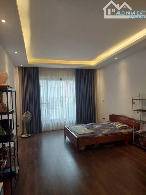 Bán Nhà trung tâm Ngọc Thuỵ 41m 5T MT 4m 10.6 gara ô tô - 3