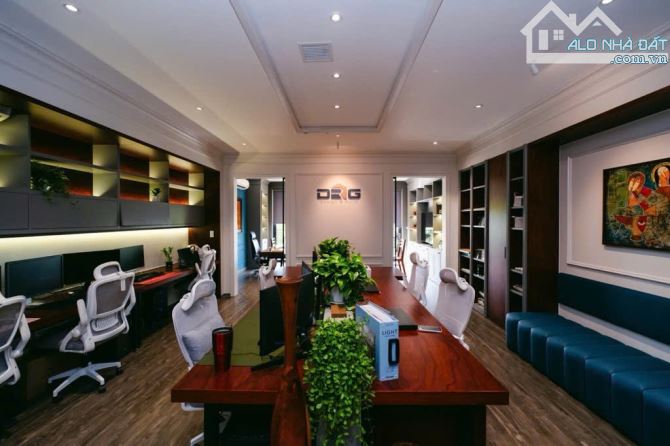 BÁN NHÀ PHẠM TUẤN TÀI, PHÂN LÔ, ÔTÔ TRÁNH, VỈA HÈ KINH DOANH, 70M2 MT RỘNG GIÁ 31 TỶ - 3