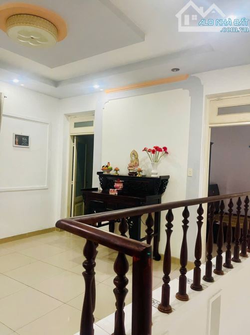 Nhà hẻm ba gác, 1 trệt 1 lầu, 3pn 2wc, gần cầu vượt Linh Xuân. Thích hợp ở gia đình - 3
