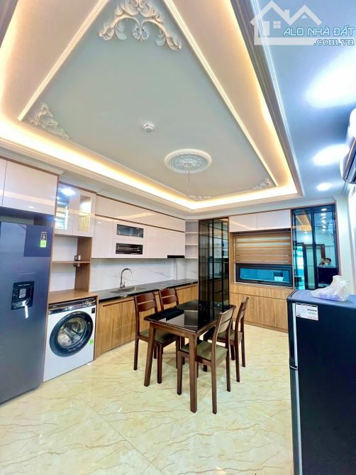 BÁN NHÀ 8 TẦNG PHỐ ĐỘI CẤN - QUẬN BA ĐÌNH - THANG MÁY - FUL NỘI THẤT - GẦN MẶT PHỐ - 3